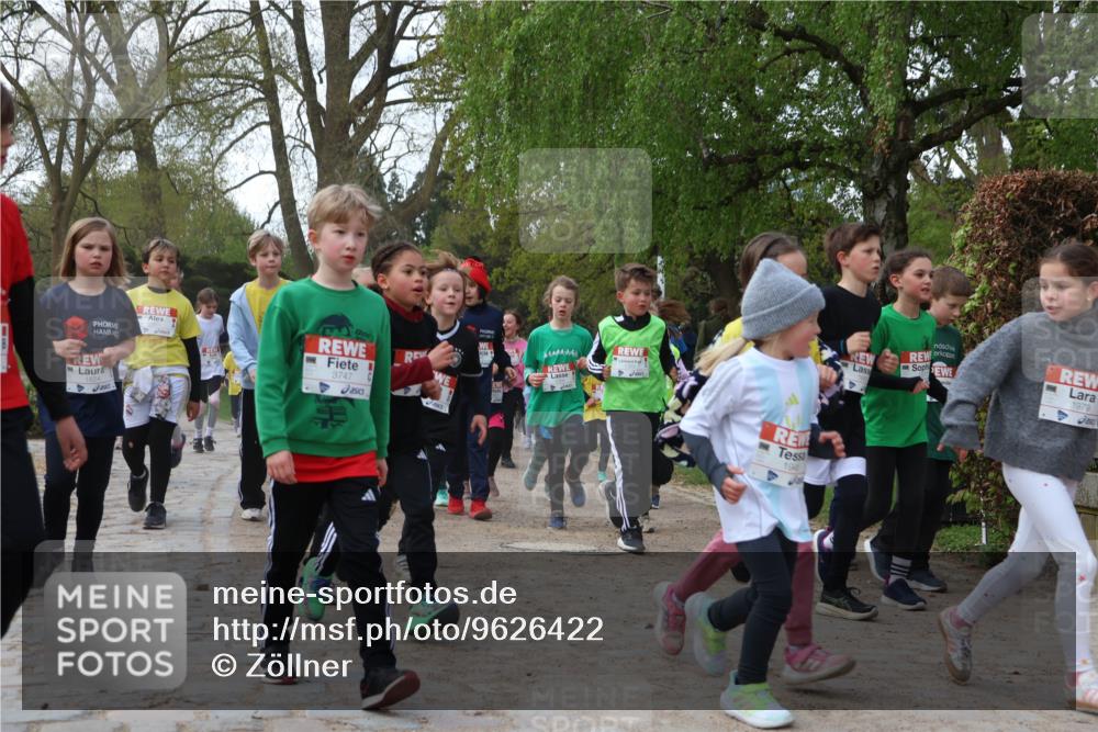 25.04.2026 - Das Zehntel Zöllner http://msf.ph/oto/9626422 25.04.2026 07:45:48 Laufen 1824, 3747, 1945, 1979 meine-sportfotos.de