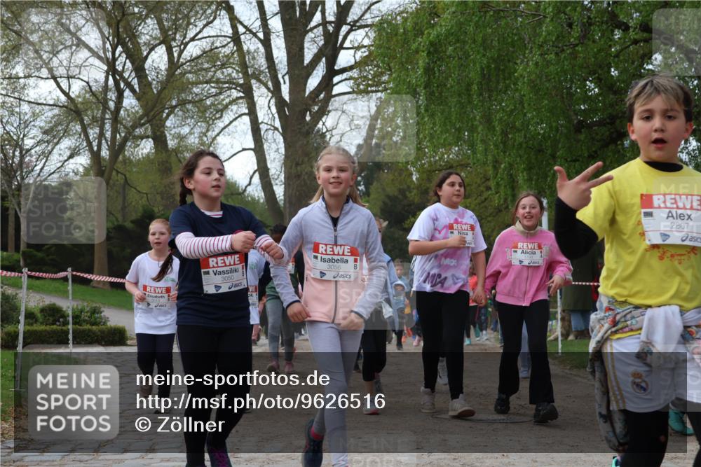 25.04.2026 - Das Zehntel Zöllner http://msf.ph/oto/9626516 25.04.2026 07:45:51 Laufen 3050, 3056, 2807 meine-sportfotos.de