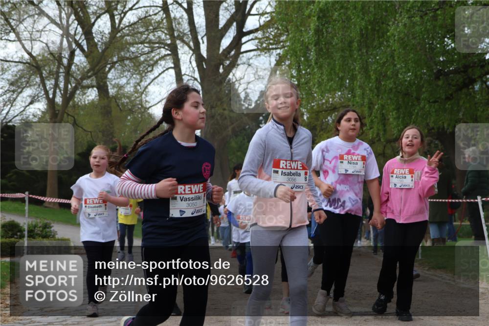 25.04.2026 - Das Zehntel Zöllner http://msf.ph/oto/9626528 25.04.2026 07:45:51 Laufen 3513, 3050, 3056, 1785 meine-sportfotos.de