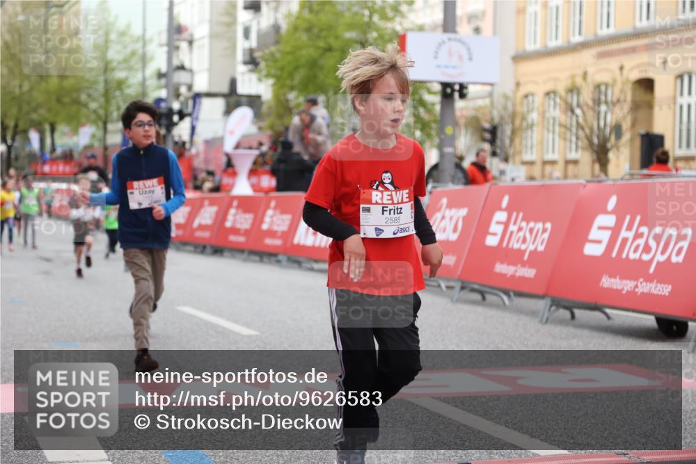 25.04.2026 - Das Zehntel Strokosch-Dieckow http://msf.ph/oto/9626583 25.04.2026 09:00:28 Ziel 1051, 1067, 1083, 1283, 1291, 1458, 1463, 1595, 2059, 2383, 2585, 2592, 3343, 3571, 3937, 3989 meine-sportfotos.de