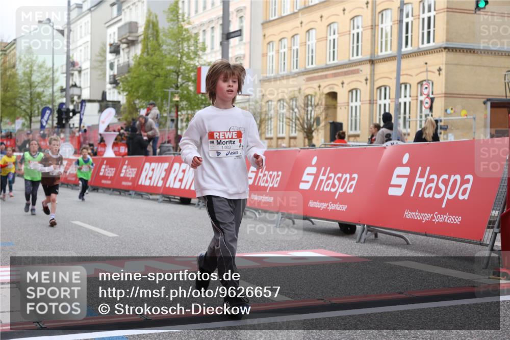 25.04.2026 - Das Zehntel Strokosch-Dieckow http://msf.ph/oto/9626657 25.04.2026 09:00:30 Ziel 1067, 1100, 1364, 1401, 1458, 1463, 1595, 2059, 2376, 2383, 2585, 2592, 3343, 3989 meine-sportfotos.de