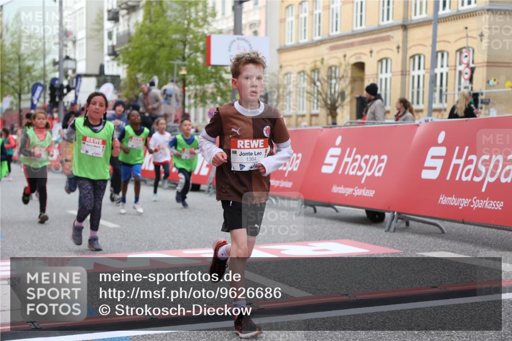 25.04.2026 - Das Zehntel Strokosch-Dieckow http://msf.ph/oto/9626686 25.04.2026 09:00:33 Ziel 1100, 1344, 1364, 1385, 1401, 1458, 1463, 1464, 1595, 1664, 2059, 2376, 2585, 2592, 2709, 3124, 3125, 3272, 3282, 3857, 3989 meine-sportfotos.de
