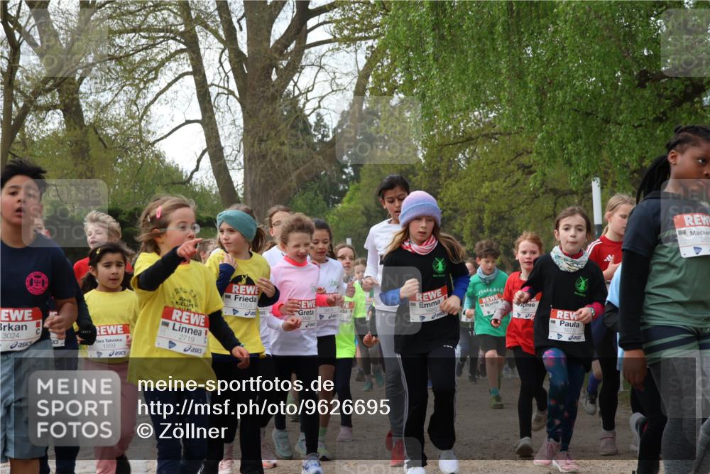 25.04.2026 - Das Zehntel Zöllner http://msf.ph/oto/9626695 25.04.2026 07:45:56 Laufen 3024, 1559, 2719, 1553, 3470, 1680, 1675, 262 meine-sportfotos.de
