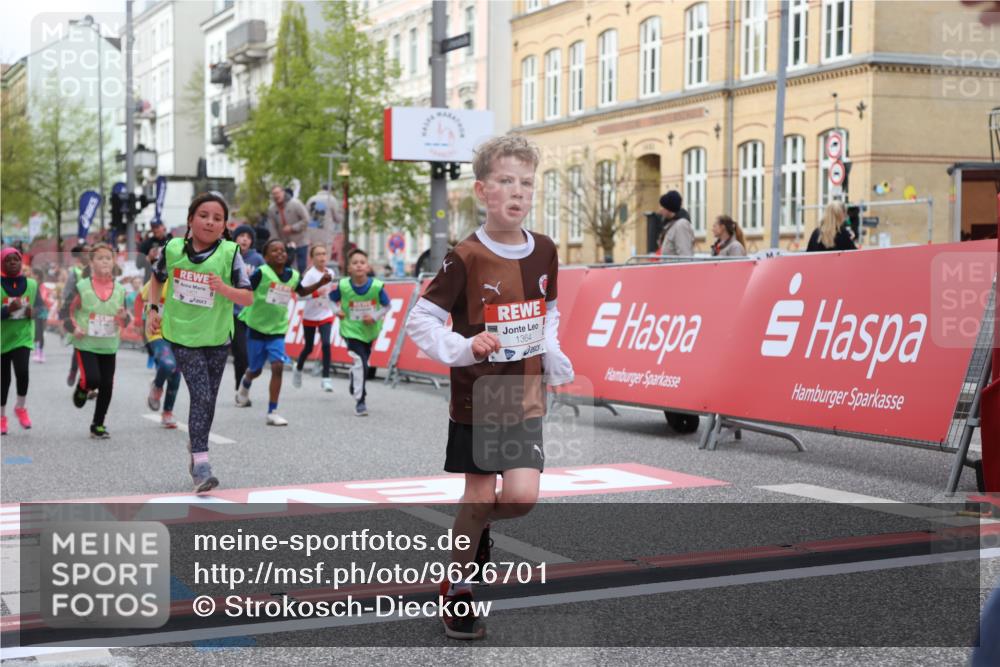 25.04.2026 - Das Zehntel Strokosch-Dieckow http://msf.ph/oto/9626701 25.04.2026 09:00:33 Ziel 1100, 1344, 1364, 1385, 1401, 1458, 1463, 1464, 1595, 1664, 2059, 2376, 2585, 2592, 2709, 3124, 3125, 3272, 3282, 3857, 3989 meine-sportfotos.de