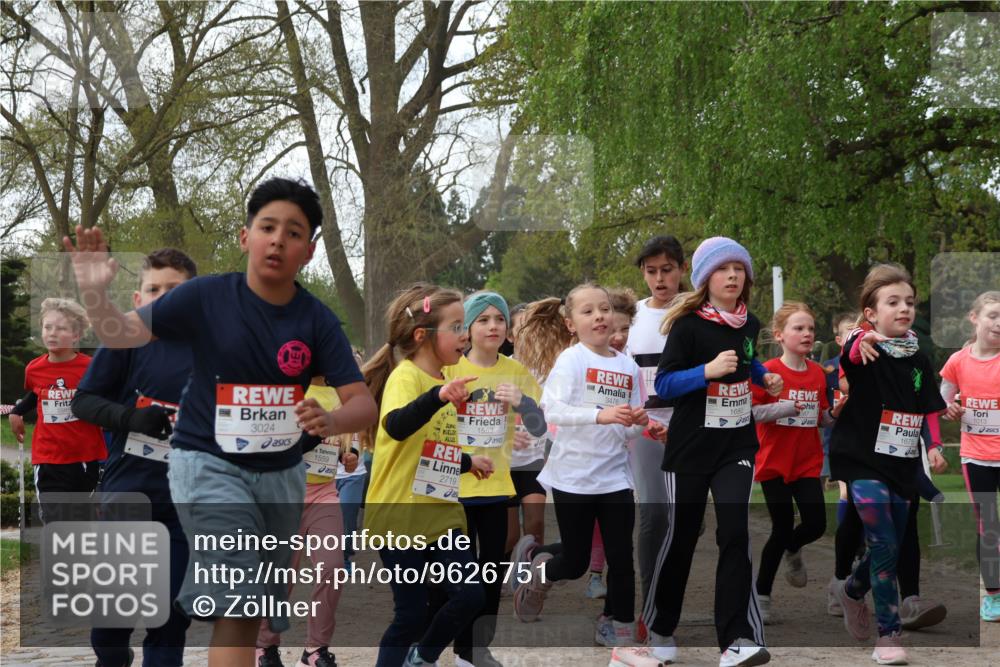 25.04.2026 - Das Zehntel Zöllner http://msf.ph/oto/9626751 25.04.2026 07:45:57 Laufen 2719, 1553, 3024, 1559, 3476, 1680, 1675 meine-sportfotos.de