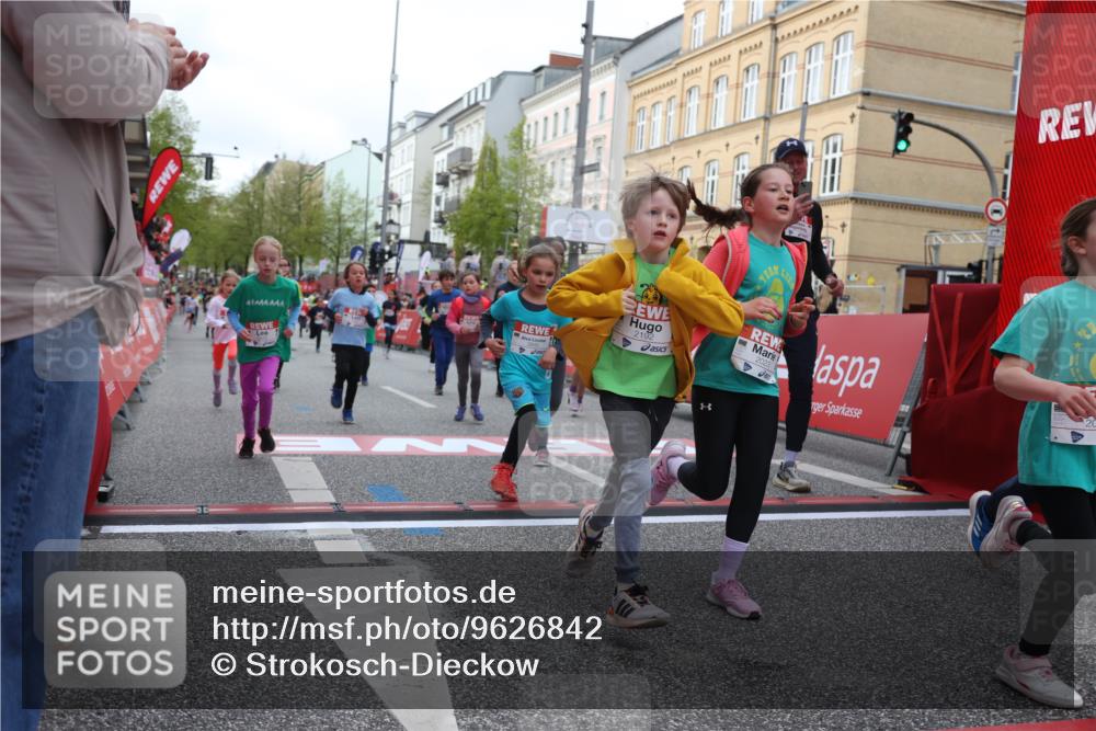 25.04.2026 - Das Zehntel Strokosch-Dieckow http://msf.ph/oto/9626842 25.04.2026 09:00:40 Ziel 1157, 1344, 1385, 1395, 1664, 1720, 1779, 2015, 2200, 2709, 2719, 3272, 3282, 3377, 3387, 3414, 3470, 3493, 3723, 3827, 3857, 3899, 3945 meine-sportfotos.de