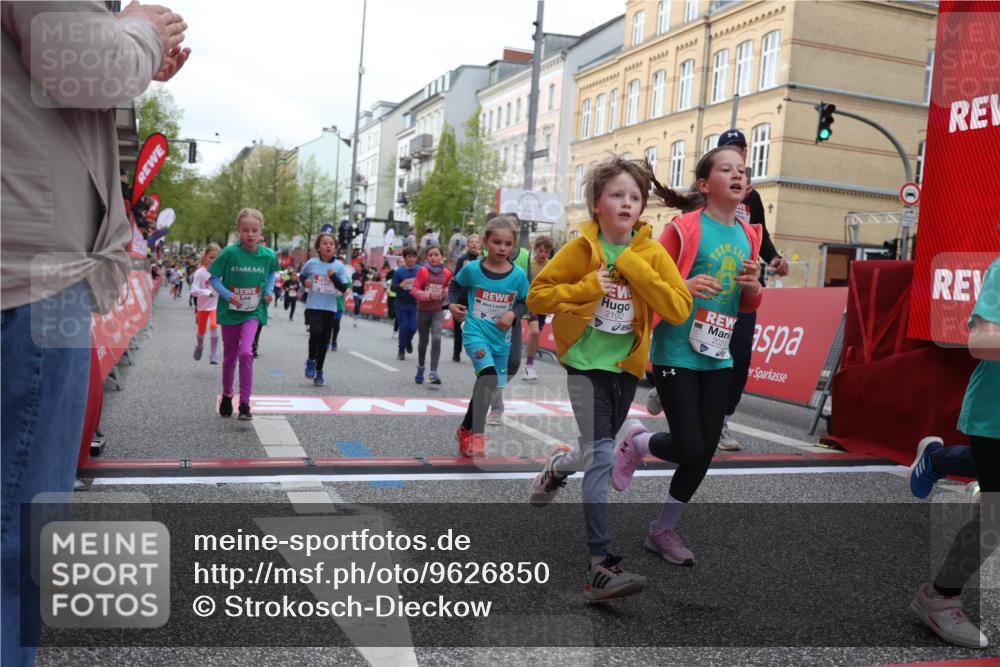 25.04.2026 - Das Zehntel Strokosch-Dieckow http://msf.ph/oto/9626850 25.04.2026 09:00:40 Ziel 1157, 1344, 1385, 1395, 1664, 1720, 1779, 2015, 2200, 2709, 2719, 3272, 3282, 3377, 3387, 3414, 3470, 3493, 3723, 3827, 3857, 3899, 3945 meine-sportfotos.de