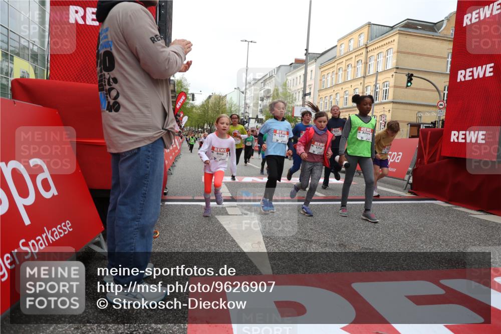 25.04.2026 - Das Zehntel Strokosch-Dieckow http://msf.ph/oto/9626907 25.04.2026 09:00:42 Ziel 1143, 1157, 1395, 1720, 1779, 2015, 2023, 2192, 2200, 2458, 2460, 2719, 3377, 3387, 3414, 3470, 3493, 3723, 3827, 3899, 3945, 4005 meine-sportfotos.de