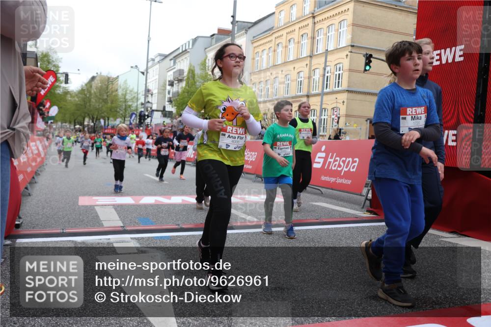 25.04.2026 - Das Zehntel Strokosch-Dieckow http://msf.ph/oto/9626961 25.04.2026 09:00:44 Ziel 1143, 1157, 1720, 1779, 1971, 2015, 2023, 2192, 2425, 2458, 2460, 3079, 3377, 3387, 3414, 3436, 3723, 3827, 3899, 3945, 4005 meine-sportfotos.de