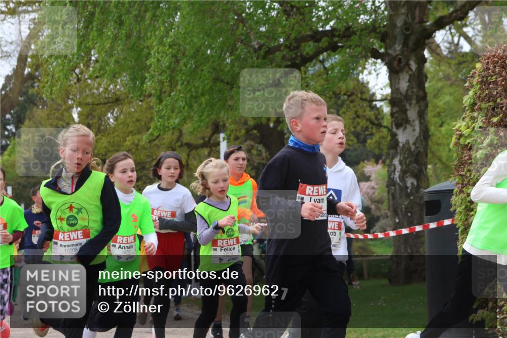 25.04.2026 - Das Zehntel Zöllner http://msf.ph/oto/9626962 25.04.2026 11:41:08 Laufen 1949, 12008, 12757, 1949, 11973, 7, 6 meine-sportfotos.de