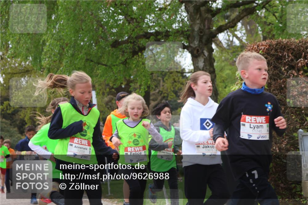 25.04.2026 - Das Zehntel Zöllner http://msf.ph/oto/9626988 25.04.2026 11:41:08 Laufen 1949, 12008, 1949, 11973, 13025, 10876, 11745, 1 meine-sportfotos.de