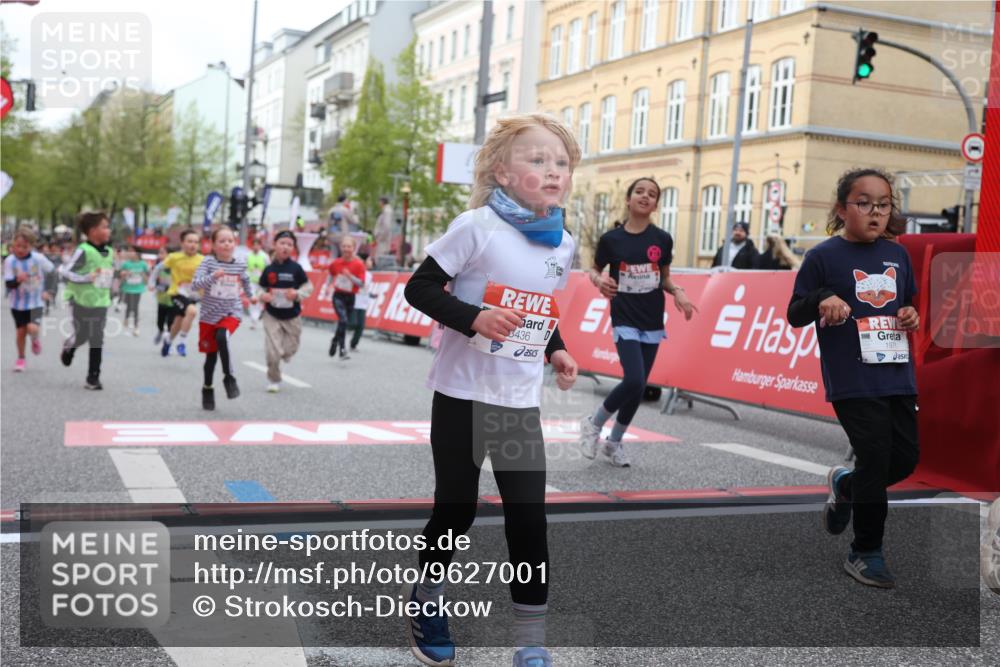 25.04.2026 - Das Zehntel Strokosch-Dieckow http://msf.ph/oto/9627001 25.04.2026 09:00:46 Ziel 1119, 1143, 1157, 1355, 1720, 1779, 1843, 1918, 1971, 2023, 2192, 2425, 2458, 2460, 2694, 2840, 3079, 3085, 3377, 3387, 3414, 3436, 3723, 3827, 4005 meine-sportfotos.de