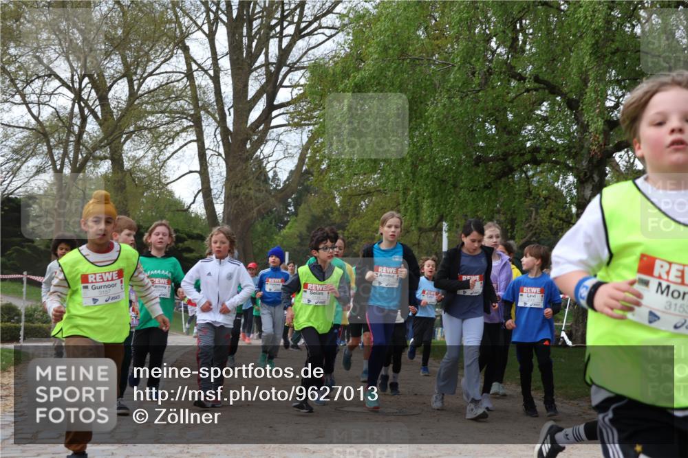 25.04.2026 - Das Zehntel Zöllner http://msf.ph/oto/9627013 25.04.2026 07:46:09 Laufen 3157, 3153 meine-sportfotos.de