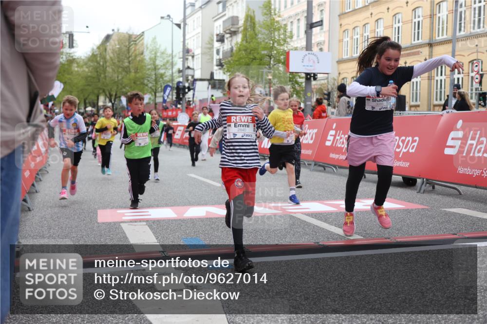 25.04.2026 - Das Zehntel Strokosch-Dieckow http://msf.ph/oto/9627014 25.04.2026 09:00:47 Ziel 1119, 1143, 1157, 1355, 1720, 1779, 1843, 1918, 1971, 2023, 2192, 2425, 2458, 2460, 2694, 2698, 2840, 3079, 3085, 3377, 3387, 3414, 3436, 3723, 3766, 3827, 4005 meine-sportfotos.de