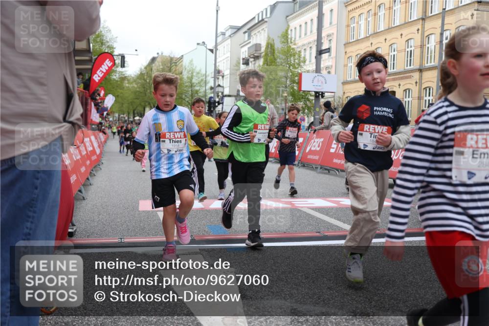 25.04.2026 - Das Zehntel Strokosch-Dieckow http://msf.ph/oto/9627060 25.04.2026 09:00:49 Ziel 1119, 1143, 1355, 1704, 1843, 1918, 1971, 2023, 2192, 2226, 2379, 2425, 2458, 2460, 2694, 2698, 2840, 3079, 3085, 3296, 3436, 3744, 3766, 4005 meine-sportfotos.de