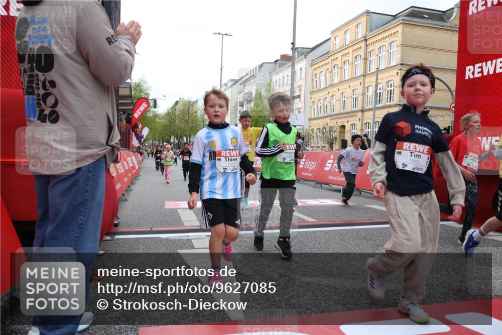 25.04.2026 - Das Zehntel Strokosch-Dieckow http://msf.ph/oto/9627085 25.04.2026 09:00:50 Ziel 1119, 1143, 1355, 1704, 1843, 1918, 1971, 2192, 2226, 2379, 2425, 2458, 2694, 2698, 2840, 3027, 3079, 3085, 3296, 3436, 3744, 3766 meine-sportfotos.de