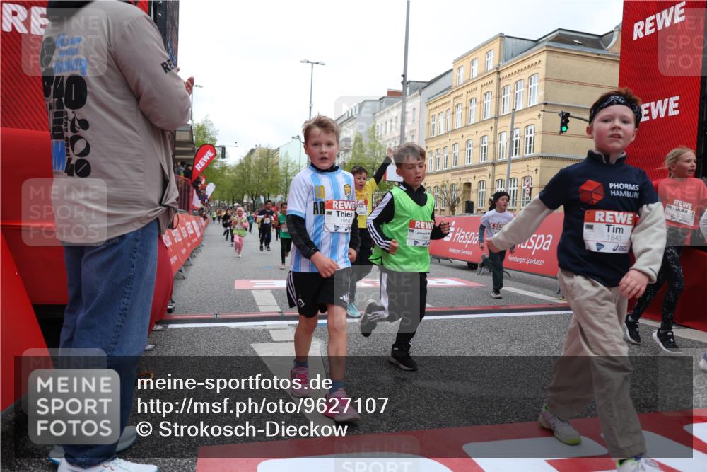 25.04.2026 - Das Zehntel Strokosch-Dieckow http://msf.ph/oto/9627107 25.04.2026 09:00:50 Ziel 1119, 1143, 1355, 1704, 1843, 1918, 1971, 2192, 2226, 2379, 2425, 2458, 2694, 2698, 2840, 3027, 3079, 3085, 3296, 3436, 3744, 3766 meine-sportfotos.de