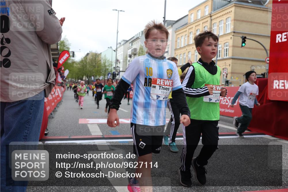 25.04.2026 - Das Zehntel Strokosch-Dieckow http://msf.ph/oto/9627114 25.04.2026 09:00:50 Ziel 1119, 1143, 1355, 1704, 1843, 1918, 1971, 2192, 2226, 2379, 2425, 2458, 2694, 2698, 2840, 3027, 3079, 3085, 3296, 3436, 3744, 3766 meine-sportfotos.de