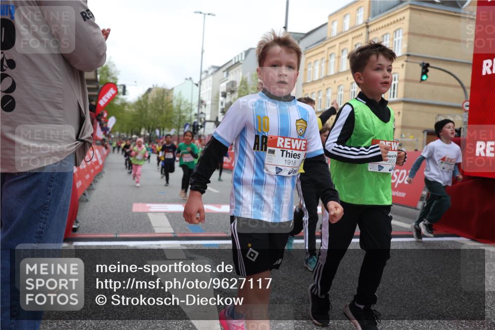 25.04.2026 - Das Zehntel Strokosch-Dieckow http://msf.ph/oto/9627117 25.04.2026 09:00:50 Ziel 1119, 1143, 1355, 1704, 1843, 1918, 1971, 2192, 2226, 2379, 2425, 2458, 2694, 2698, 2840, 3027, 3079, 3085, 3296, 3436, 3744, 3766 meine-sportfotos.de