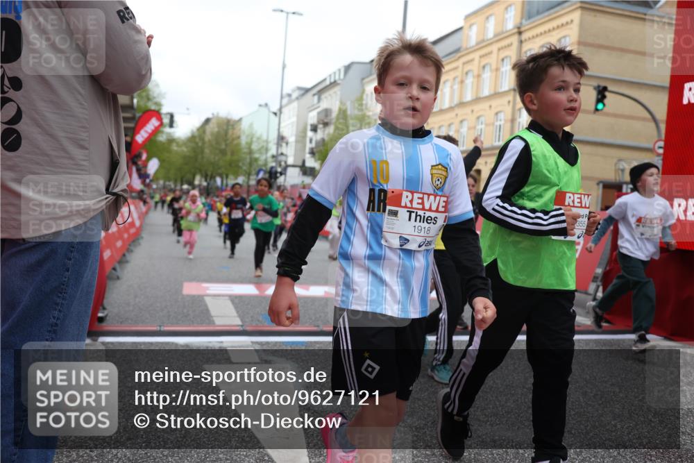 25.04.2026 - Das Zehntel Strokosch-Dieckow http://msf.ph/oto/9627121 25.04.2026 09:00:50 Ziel 1119, 1143, 1355, 1704, 1843, 1918, 1971, 2192, 2226, 2379, 2425, 2458, 2694, 2698, 2840, 3027, 3079, 3085, 3296, 3436, 3744, 3766 meine-sportfotos.de