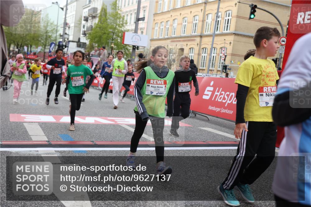 25.04.2026 - Das Zehntel Strokosch-Dieckow http://msf.ph/oto/9627137 25.04.2026 09:00:51 Ziel 1119, 1146, 1355, 1704, 1843, 1865, 1918, 1971, 2226, 2379, 2425, 2694, 2698, 2840, 3027, 3079, 3085, 3291, 3296, 3436, 3744, 3766, 3832, 3833 meine-sportfotos.de