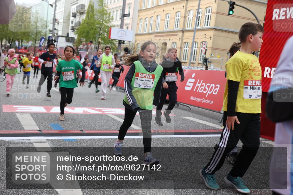 25.04.2026 - Das Zehntel Strokosch-Dieckow http://msf.ph/oto/9627142 25.04.2026 09:00:51 Ziel 1119, 1146, 1355, 1704, 1843, 1865, 1918, 1971, 2226, 2379, 2425, 2694, 2698, 2840, 3027, 3079, 3085, 3291, 3296, 3436, 3744, 3766, 3832, 3833 meine-sportfotos.de