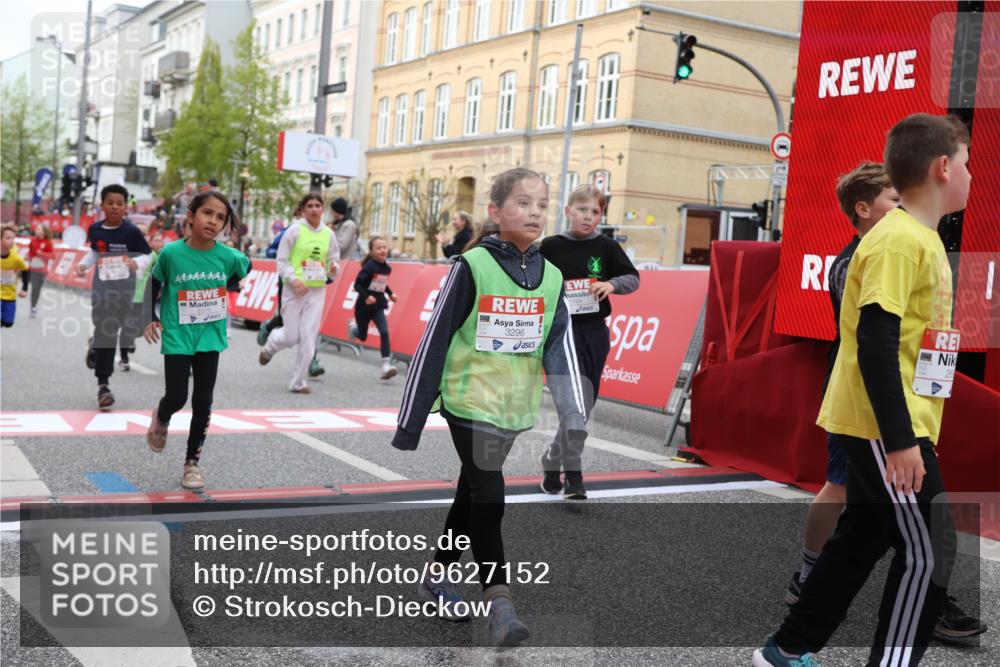 25.04.2026 - Das Zehntel Strokosch-Dieckow http://msf.ph/oto/9627152 25.04.2026 09:00:52 Ziel 1119, 1146, 1355, 1704, 1843, 1865, 1918, 1971, 2188, 2226, 2379, 2694, 2698, 2840, 3016, 3026, 3027, 3079, 3085, 3290, 3291, 3296, 3744, 3766, 3832, 3833 meine-sportfotos.de