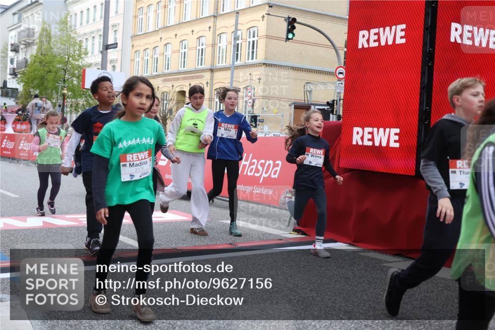 25.04.2026 - Das Zehntel Strokosch-Dieckow http://msf.ph/oto/9627156 25.04.2026 09:00:53 Ziel 1119, 1146, 1355, 1704, 1843, 1865, 1918, 1936, 2188, 2226, 2379, 2694, 2698, 2840, 3016, 3026, 3027, 3085, 3290, 3291, 3296, 3744, 3766, 3832, 3833 meine-sportfotos.de