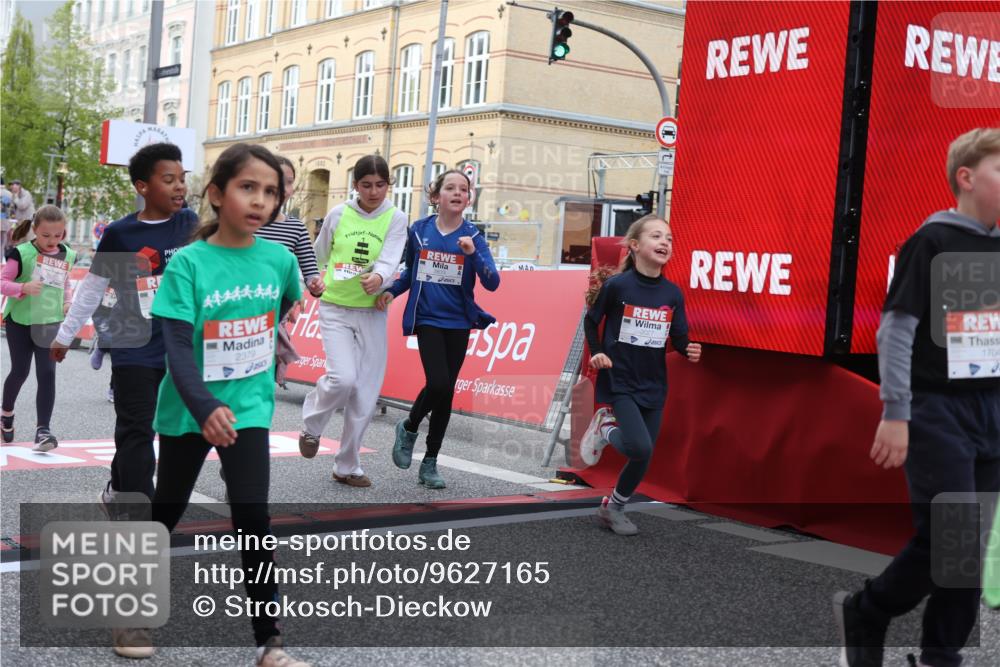 25.04.2026 - Das Zehntel Strokosch-Dieckow http://msf.ph/oto/9627165 25.04.2026 09:00:53 Ziel 1119, 1146, 1355, 1704, 1843, 1865, 1918, 1936, 2188, 2226, 2379, 2694, 2698, 2840, 3016, 3026, 3027, 3085, 3290, 3291, 3296, 3744, 3766, 3832, 3833 meine-sportfotos.de