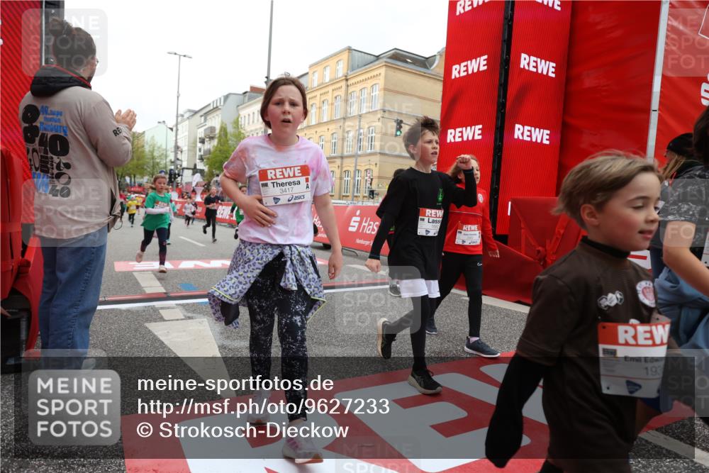25.04.2026 - Das Zehntel Strokosch-Dieckow http://msf.ph/oto/9627233 25.04.2026 09:00:59 Ziel 1146, 1411, 1537, 1677, 1682, 1865, 1920, 1936, 2188, 2412, 2421, 2508, 2514, 3016, 3026, 3099, 3290, 3291, 3417, 3832, 3833, 3962 meine-sportfotos.de