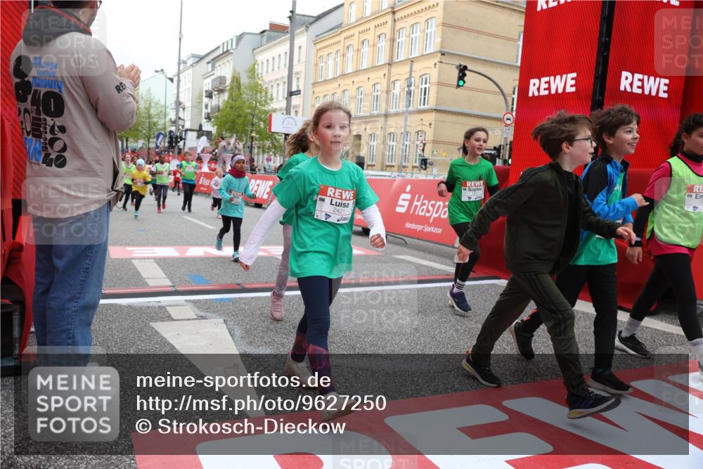 25.04.2026 - Das Zehntel Strokosch-Dieckow http://msf.ph/oto/9627250 25.04.2026 09:01:01 Ziel 1372, 1411, 1525, 1537, 1677, 1682, 1920, 1936, 2412, 2421, 2508, 2514, 3099, 3205, 3417, 3962 meine-sportfotos.de