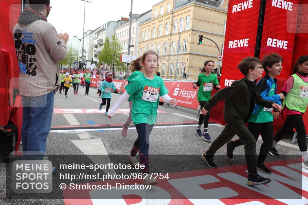 25.04.2026 - Das Zehntel Strokosch-Dieckow http://msf.ph/oto/9627254 25.04.2026 09:01:01 Ziel 1372, 1411, 1525, 1537, 1677, 1682, 1920, 1936, 2412, 2421, 2508, 2514, 3099, 3205, 3417, 3962 meine-sportfotos.de