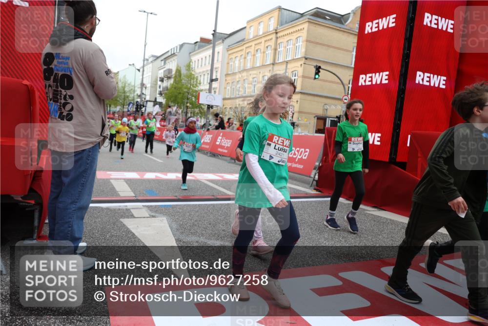25.04.2026 - Das Zehntel Strokosch-Dieckow http://msf.ph/oto/9627258 25.04.2026 09:01:02 Ziel 1372, 1411, 1416, 1525, 1537, 1677, 1682, 1920, 2412, 2421, 2424, 2508, 2514, 3099, 3205, 3417, 3962 meine-sportfotos.de