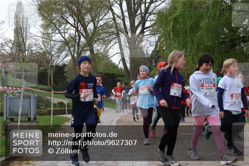 25.04.2026 - Das Zehntel Zöllner http://msf.ph/oto/9627307 25.04.2026 07:46:15 Laufen 3700, 305, 3459 meine-sportfotos.de
