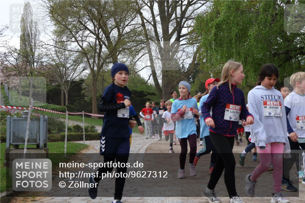 25.04.2026 - Das Zehntel Zöllner http://msf.ph/oto/9627312 25.04.2026 07:46:15 Laufen 3700 meine-sportfotos.de