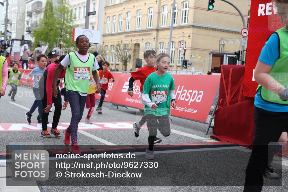 25.04.2026 - Das Zehntel Strokosch-Dieckow http://msf.ph/oto/9627330 25.04.2026 09:01:07 Ziel 1164, 1372, 1416, 1446, 1525, 1548, 1866, 1878, 1879, 1902, 2140, 2420, 2424, 2554, 2564, 2851, 3099, 3130, 3152, 3205, 3255, 3327, 3863, 3949 meine-sportfotos.de