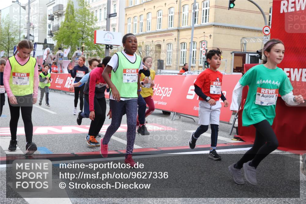 25.04.2026 - Das Zehntel Strokosch-Dieckow http://msf.ph/oto/9627336 25.04.2026 09:01:07 Ziel 1164, 1372, 1416, 1446, 1525, 1548, 1866, 1878, 1879, 1902, 2140, 2420, 2424, 2554, 2564, 2851, 3099, 3130, 3152, 3205, 3255, 3327, 3863, 3949 meine-sportfotos.de
