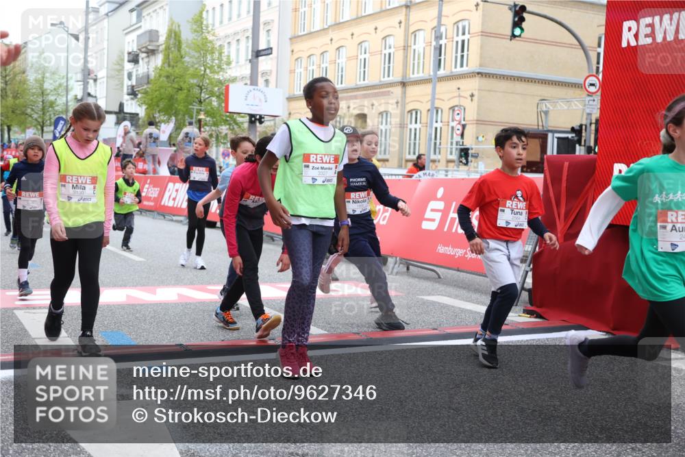 25.04.2026 - Das Zehntel Strokosch-Dieckow http://msf.ph/oto/9627346 25.04.2026 09:01:07 Ziel 1164, 1372, 1416, 1446, 1525, 1548, 1866, 1878, 1879, 1902, 2140, 2420, 2424, 2554, 2564, 2851, 3099, 3130, 3152, 3205, 3255, 3327, 3863, 3949 meine-sportfotos.de