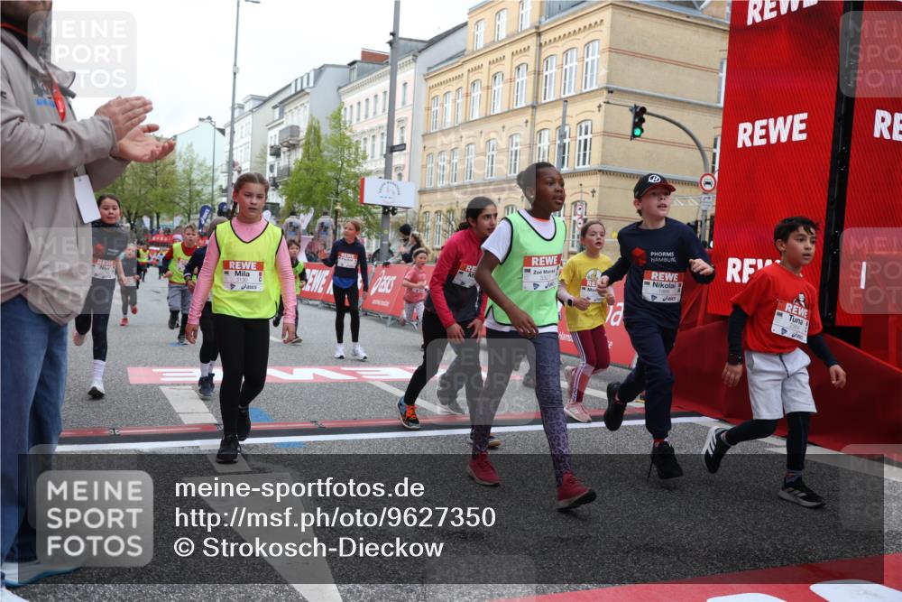 25.04.2026 - Das Zehntel Strokosch-Dieckow http://msf.ph/oto/9627350 25.04.2026 09:01:08 Ziel 1164, 1372, 1416, 1446, 1525, 1548, 1770, 1866, 1878, 1879, 1902, 2140, 2420, 2424, 2554, 2564, 2851, 3130, 3152, 3205, 3255, 3327, 3863, 3949 meine-sportfotos.de