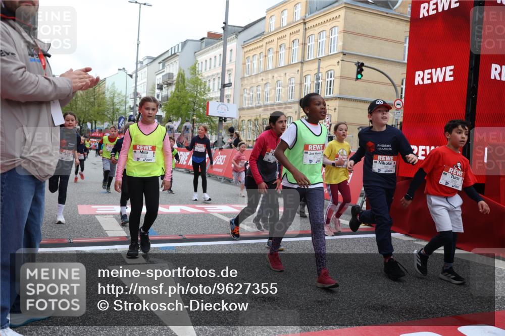 25.04.2026 - Das Zehntel Strokosch-Dieckow http://msf.ph/oto/9627355 25.04.2026 09:01:08 Ziel 1164, 1372, 1416, 1446, 1525, 1548, 1770, 1866, 1878, 1879, 1902, 2140, 2420, 2424, 2554, 2564, 2851, 3130, 3152, 3205, 3255, 3327, 3863, 3949 meine-sportfotos.de