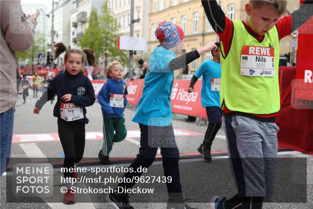 25.04.2026 - Das Zehntel Strokosch-Dieckow http://msf.ph/oto/9627439 25.04.2026 09:01:11 Ziel 1081, 1164, 1175, 1233, 1446, 1548, 1770, 1774, 1866, 1878, 1879, 1902, 2140, 2420, 2554, 2564, 2851, 3130, 3152, 3255, 3327, 3863, 3949 meine-sportfotos.de