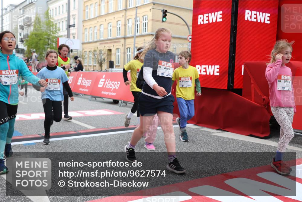 25.04.2026 - Das Zehntel Strokosch-Dieckow http://msf.ph/oto/9627574 25.04.2026 09:01:20 Ziel 1179, 1456, 1526, 1593, 1598, 1652, 1675, 1680, 1686, 1690, 1824, 1880, 2351, 2364, 2722, 2725, 2740, 2760, 3019, 3242, 3265, 3765, 3778, 3806 meine-sportfotos.de