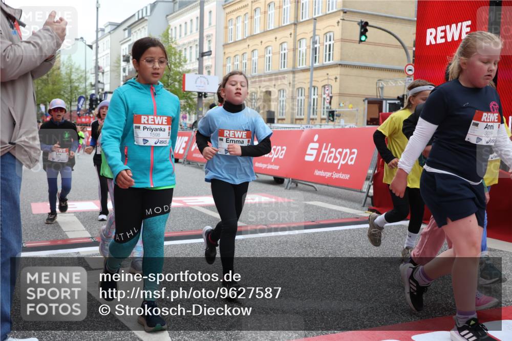 25.04.2026 - Das Zehntel Strokosch-Dieckow http://msf.ph/oto/9627587 25.04.2026 09:01:20 Ziel 1179, 1456, 1526, 1593, 1598, 1652, 1675, 1680, 1686, 1690, 1824, 1880, 2351, 2364, 2722, 2725, 2740, 2760, 3019, 3242, 3265, 3765, 3778, 3806 meine-sportfotos.de