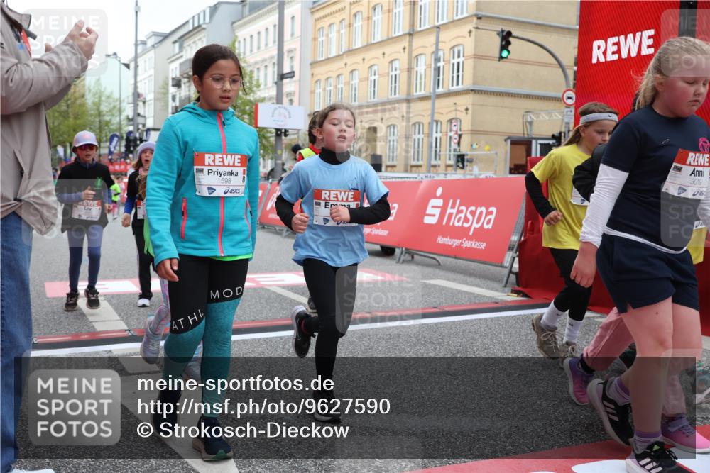25.04.2026 - Das Zehntel Strokosch-Dieckow http://msf.ph/oto/9627590 25.04.2026 09:01:20 Ziel 1179, 1456, 1526, 1593, 1598, 1652, 1675, 1680, 1686, 1690, 1824, 1880, 2351, 2364, 2722, 2725, 2740, 2760, 3019, 3242, 3265, 3765, 3778, 3806 meine-sportfotos.de