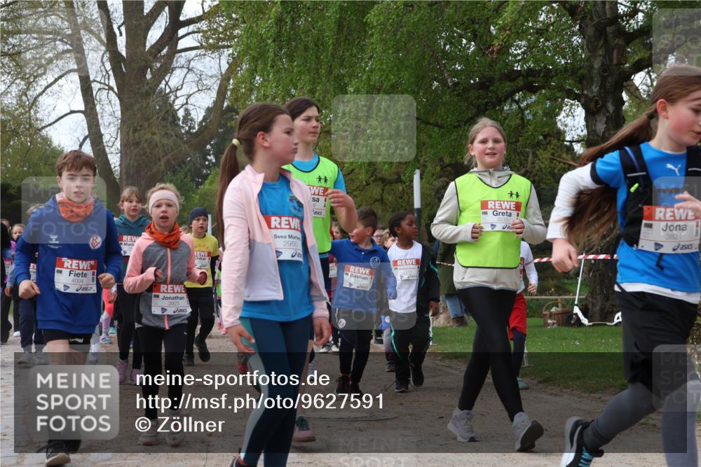 25.04.2026 - Das Zehntel Zöllner http://msf.ph/oto/9627591 25.04.2026 07:46:21 Laufen 4004, 3925, 2950, 1753, 3821 meine-sportfotos.de