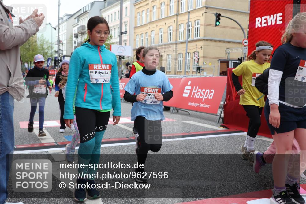 25.04.2026 - Das Zehntel Strokosch-Dieckow http://msf.ph/oto/9627596 25.04.2026 09:01:20 Ziel 1179, 1456, 1526, 1593, 1598, 1652, 1675, 1680, 1686, 1690, 1824, 1880, 2351, 2364, 2722, 2725, 2740, 2760, 3019, 3242, 3265, 3765, 3778, 3806 meine-sportfotos.de