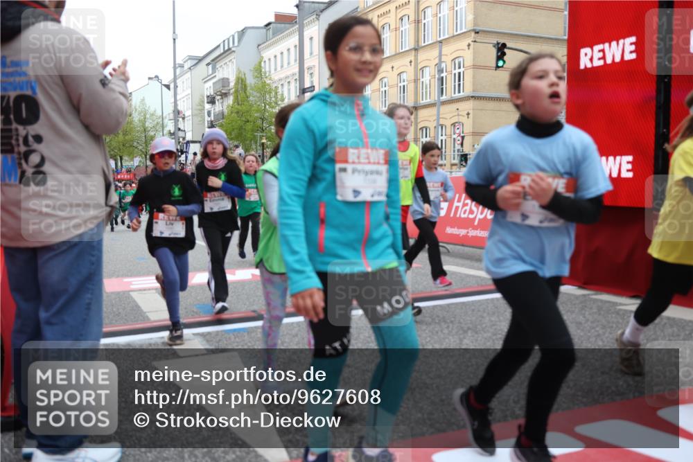 25.04.2026 - Das Zehntel Strokosch-Dieckow http://msf.ph/oto/9627608 25.04.2026 09:01:21 Ziel 1179, 1456, 1485, 1526, 1598, 1675, 1680, 1686, 1690, 1824, 1880, 2351, 2364, 2722, 2725, 2740, 2760, 3019, 3242, 3265, 3292, 3765, 3778, 3806 meine-sportfotos.de