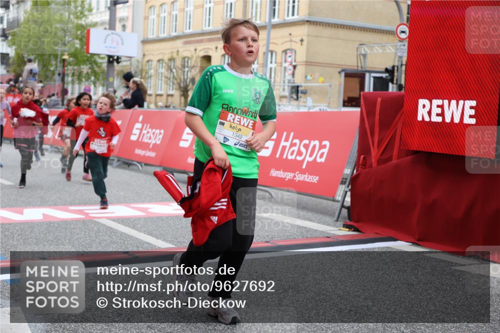 25.04.2026 - Das Zehntel Strokosch-Dieckow http://msf.ph/oto/9627692 25.04.2026 09:01:27 Ziel 1349, 1444, 1452, 1485, 1495, 1607, 1609, 2223, 2351, 2360, 2361, 2364, 2366, 2542, 2546, 2596, 2613, 3292, 3704, 3706 meine-sportfotos.de