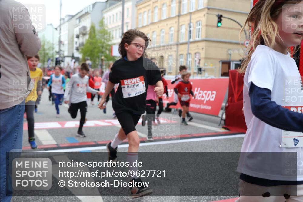 25.04.2026 - Das Zehntel Strokosch-Dieckow http://msf.ph/oto/9627721 25.04.2026 09:01:29 Ziel 1011, 1013, 1349, 1444, 1452, 1485, 1495, 1607, 1609, 1611, 1618, 2223, 2360, 2361, 2366, 2531, 2542, 2546, 2596, 2613, 2628, 3094, 3292, 3349, 3363, 3704, 3706 meine-sportfotos.de
