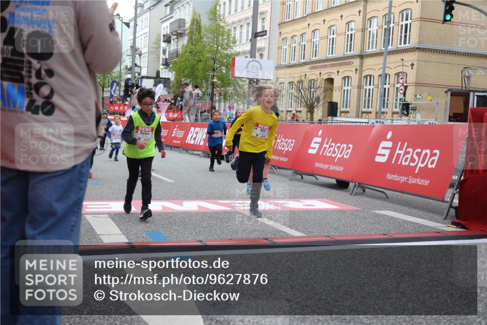 25.04.2026 - Das Zehntel Strokosch-Dieckow http://msf.ph/oto/9627876 25.04.2026 09:01:41 Ziel 1450, 1635, 1643, 1722, 1746, 1751, 1893, 1927, 2124, 2352, 2500, 2933, 3139, 3365, 3390, 3409, 3471, 3619, 3623 meine-sportfotos.de